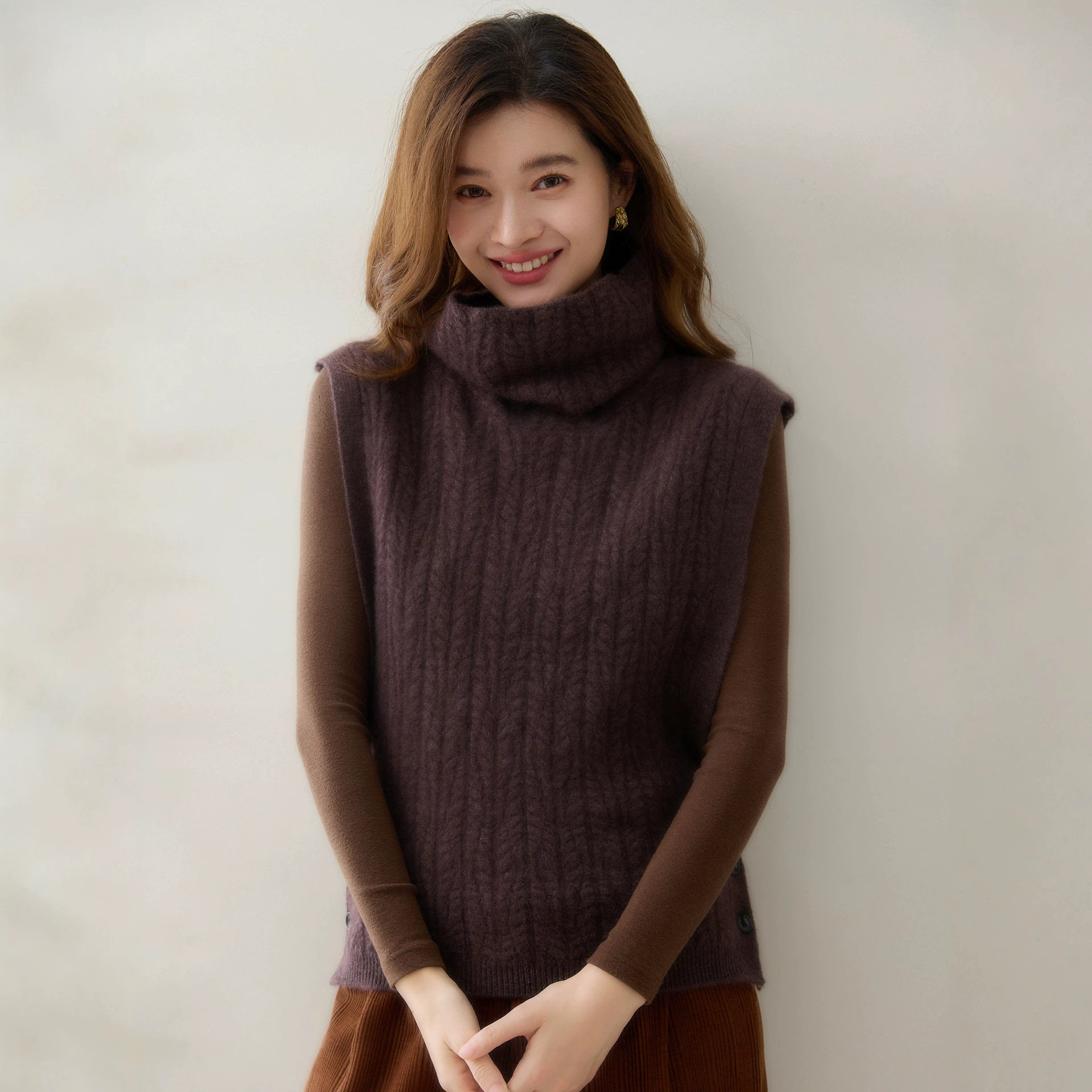 秋季新款慵懒老钱风领山羊绒针织马甲女款无袖叠穿坎肩毛衣背心