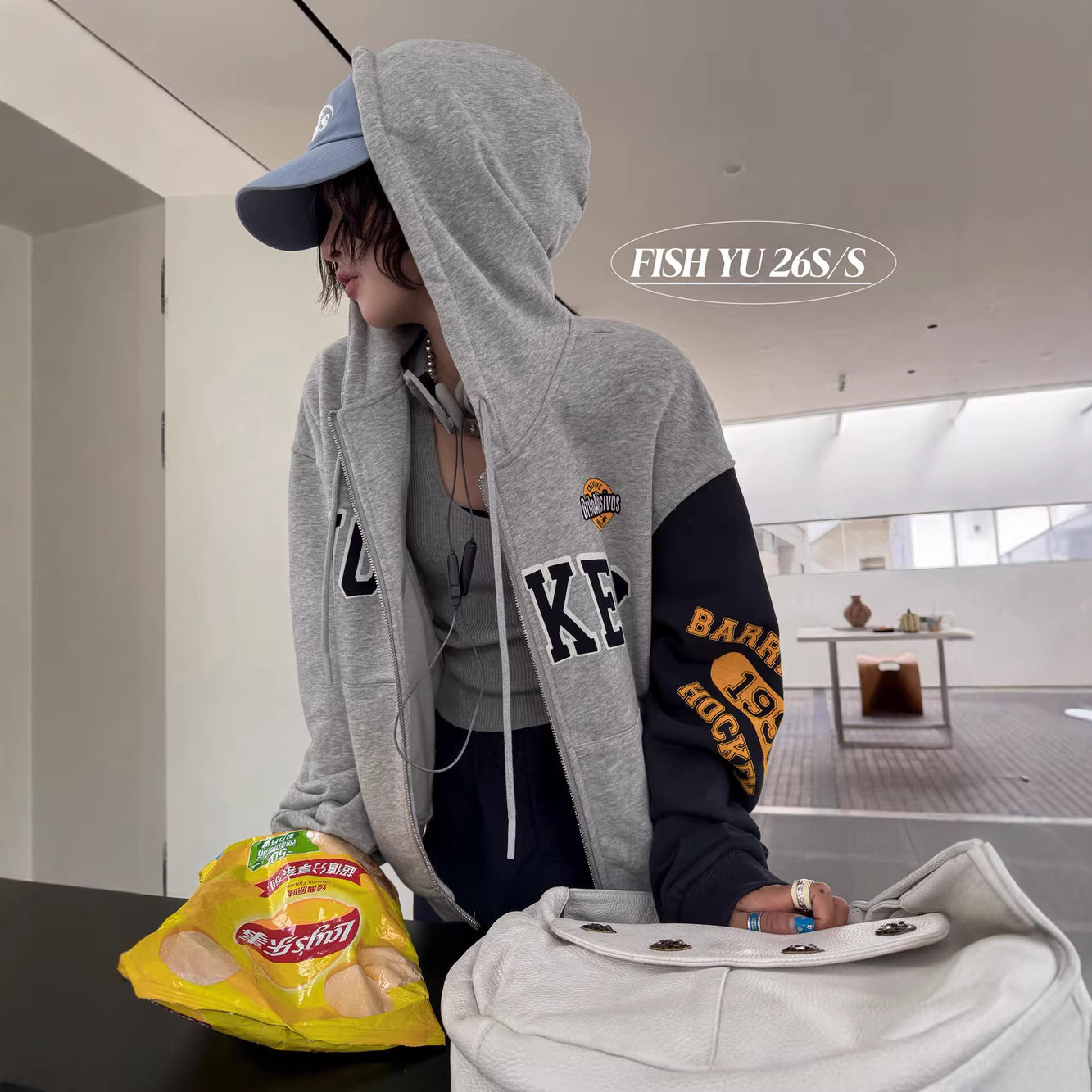 正品现货FISHYU早春新款美式复古字母印花撞色拼接休闲卫衣外套女
