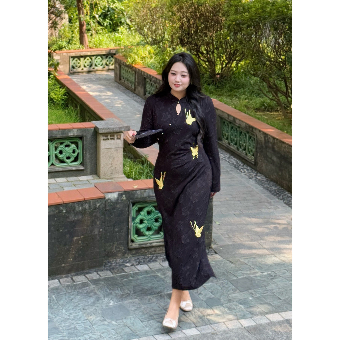 大码气质旗袍2025年红色新中式改良旗袍女早秋订婚长袖提花针织潮