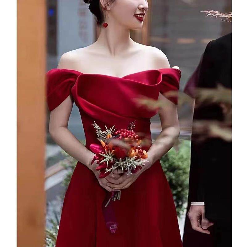 一字肩敬酒服新娘酒红色订婚礼服裙平时可穿小个子气质回门礼服女