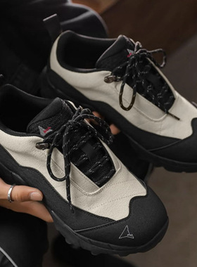 2025新款百搭户外运动登山鞋小众设计情侣休闲鞋厚底老爹鞋