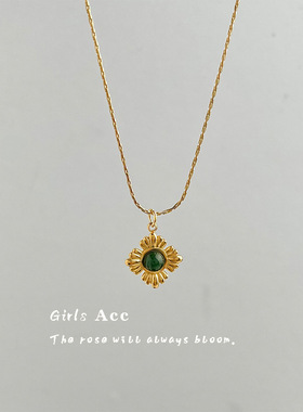 法式复古绿玉髓项链镀18k金小众设计四叶花锁骨链轻奢新中式颈链