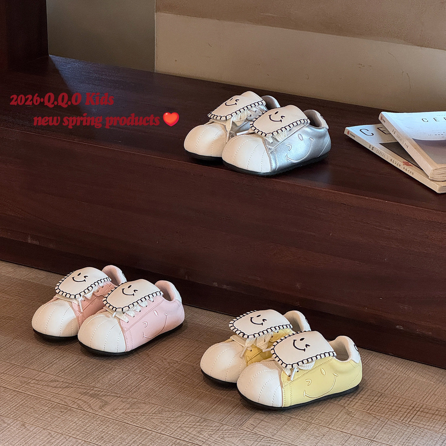 韩国童鞋2026春季新款儿童笑脸翻舌小白鞋女童休闲鞋女童低帮板鞋