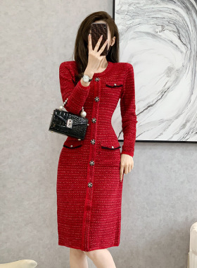 名媛小香风过膝长款连衣裙女2025秋冬季新款长袖打底包臀毛衣裙子