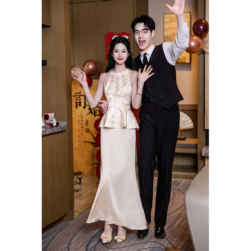 敬酒服香槟色2025新款夏季挂脖新娘订婚礼服宴会轻奢小众结婚套装