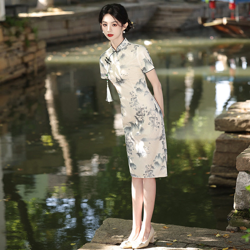 江南水乡温柔风气质少女2026年夏季新款韩国麻显瘦立领旗袍日常