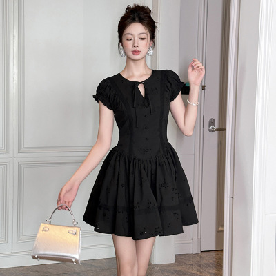 2025夏季新款女装法式圆领镂空设计感收腰小个子蓬蓬连衣裙61666