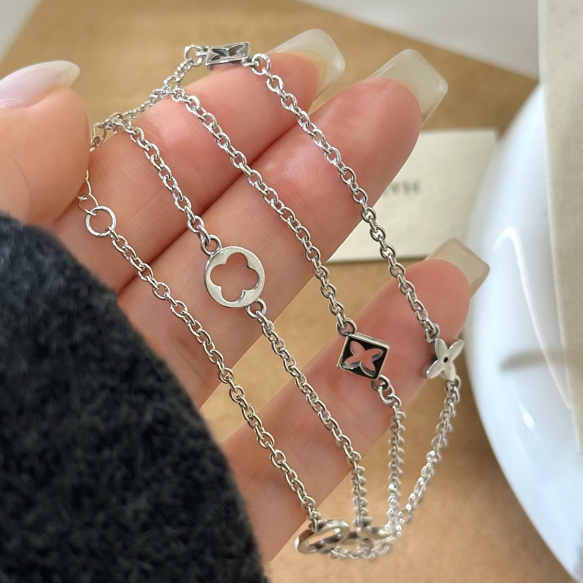 S925纯银简约时尚镂空老古花项链复古轻奢级感韩版百搭女锁骨链