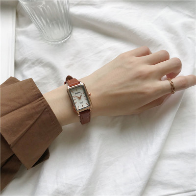 手表女2025长方形女款学生ins风小众设计复古初中大表盘石英