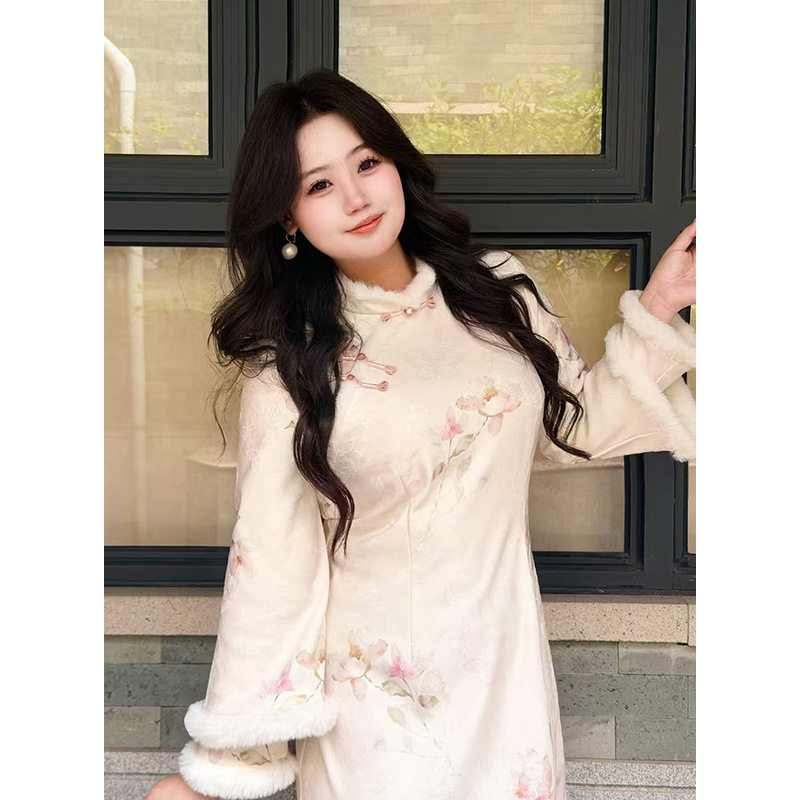 气质新中式温柔设计感毛领盘扣裙2026女春季新款国风大码旗袍潮流