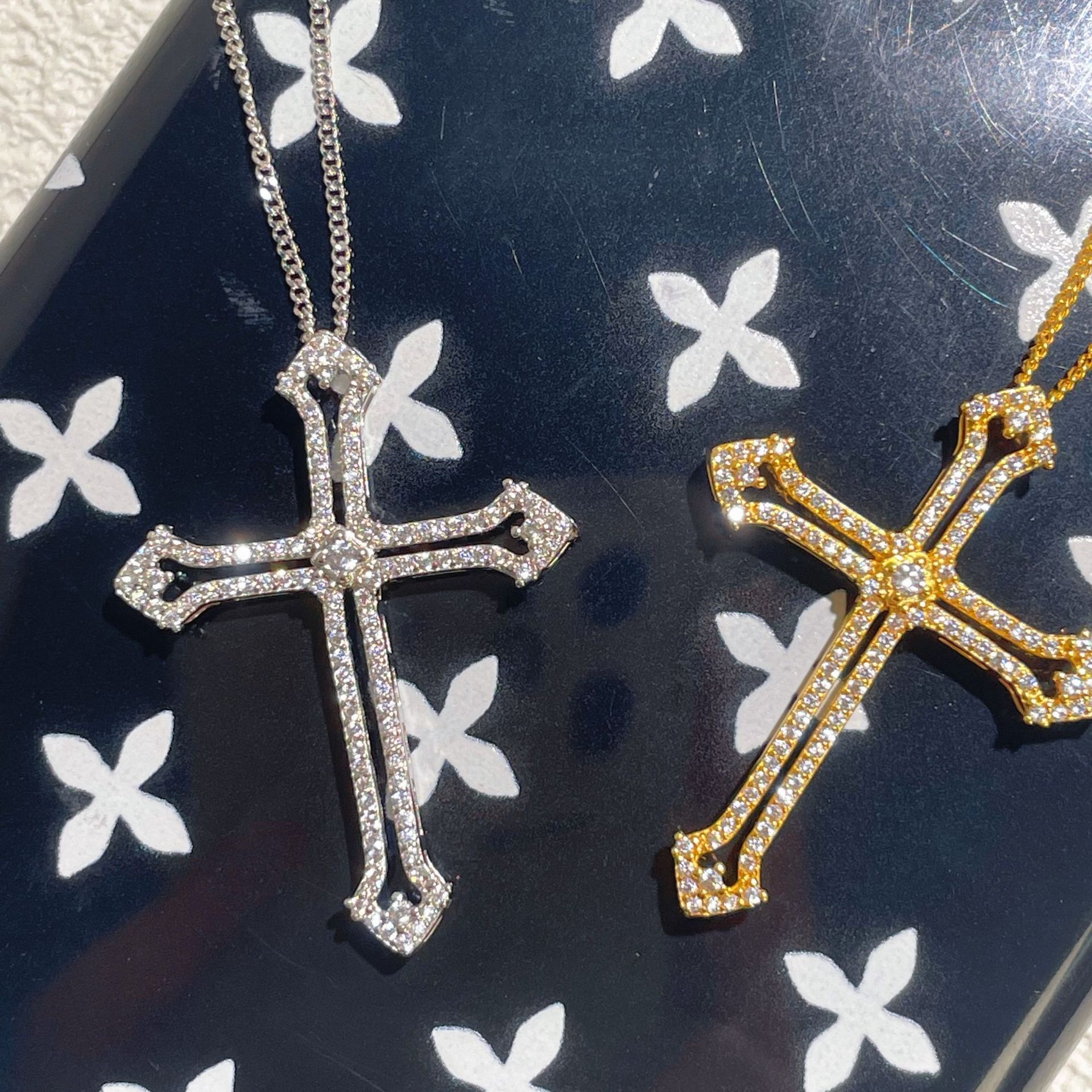 s925纯银镀黄金色法式十字架镶钻闪项链女轻奢高级感吊坠锁骨链子