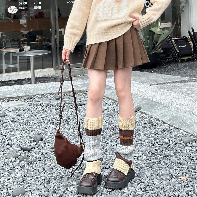 女童2025冬季新款加绒加厚呢子百褶裙女大童户外洋气学院风半身裙，童装半身裙，祺儿童装