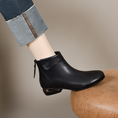 平底短靴女2025秋冬新款圆头翻领后拉链皮靴舒适踝靴百搭加绒棉靴