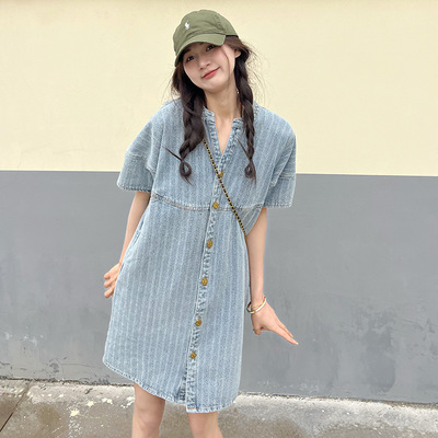 实拍条纹牛仔连衣裙女夏季2025新款小个子梨型身材微胖遮肉衬衫裙