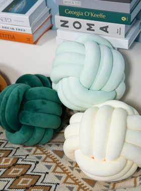 北欧ins三股绳圆形打结球抱枕手工编织水晶绒靠垫knot飘窗垫家居