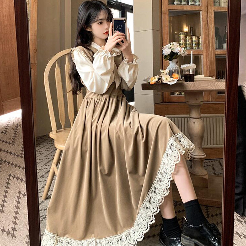 2025女装秋季新款法式复古蝴蝶结连衣裙文艺学院风甜美龄大摆裙