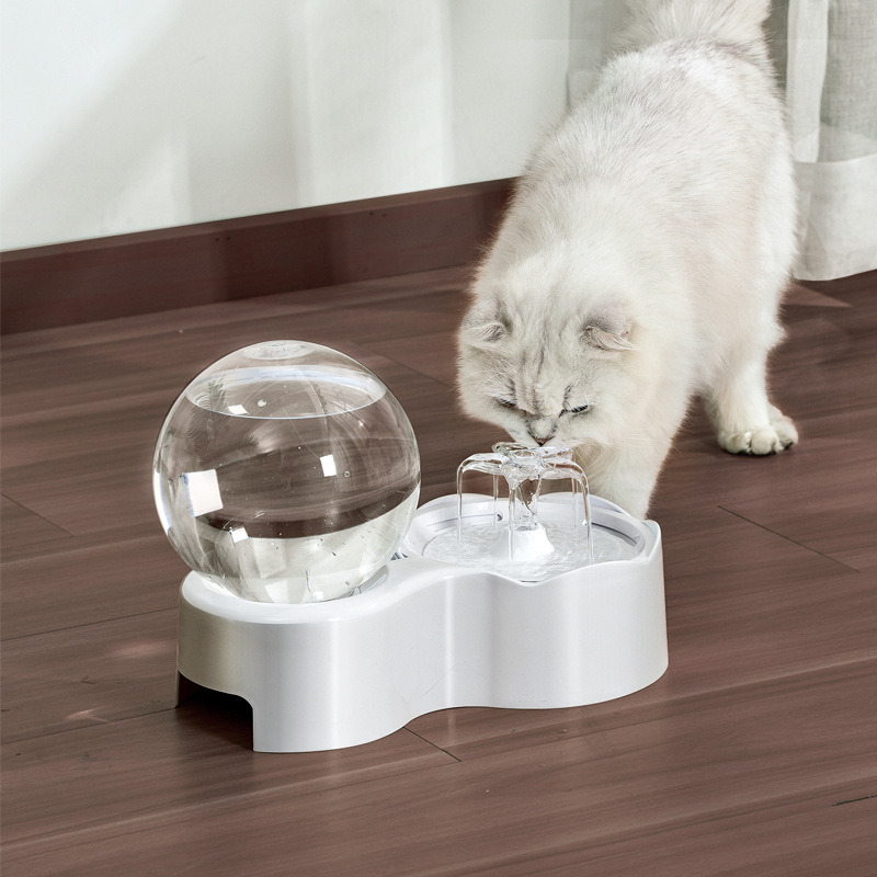猫饮水机自动循环补水宠物饮水器不插电猫咪智能感应净水器喂水碗