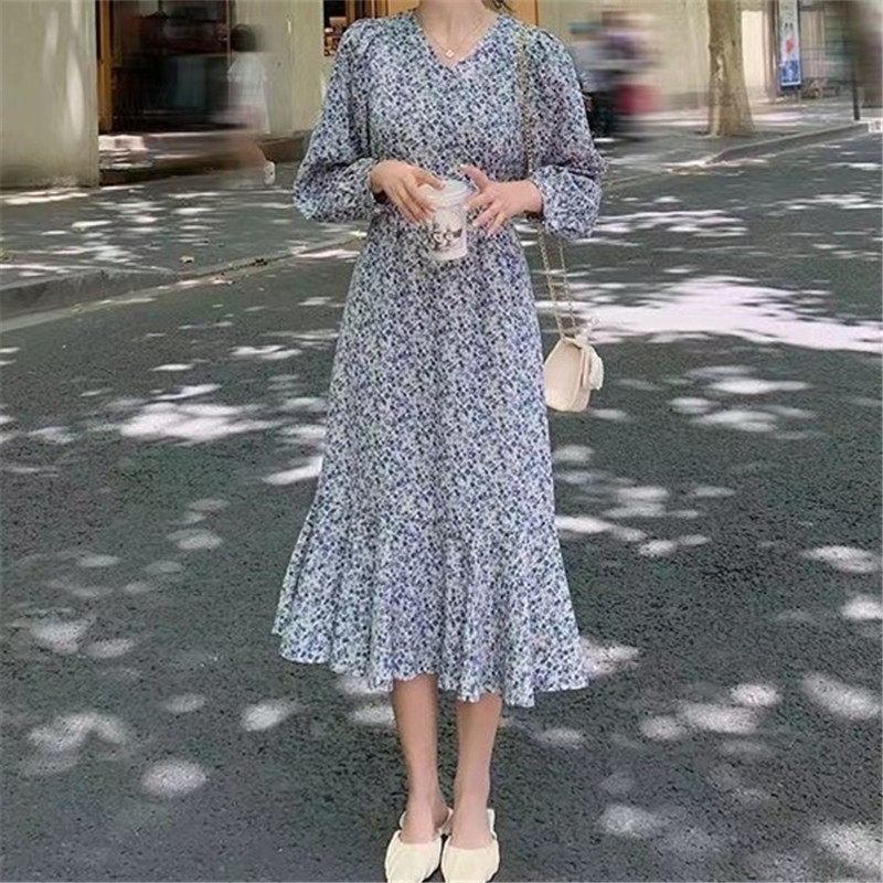 韩国鱼尾碎花连衣裙女春秋薄款设计感小众长袖V领中长款春季裙子