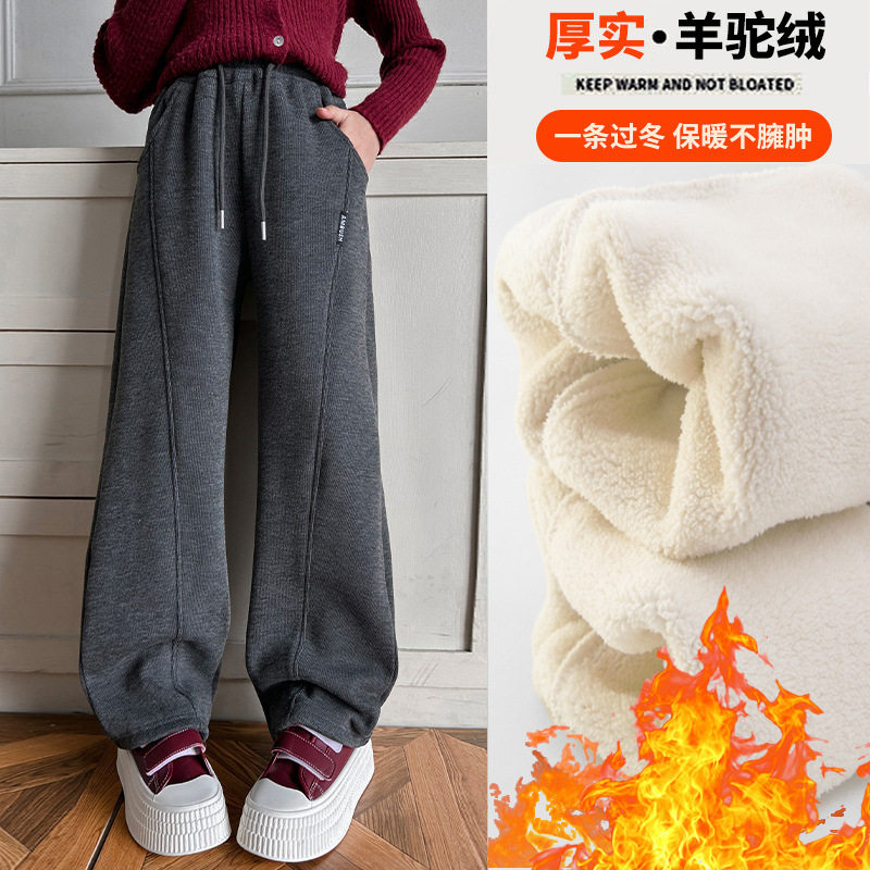 女童2025年冬季新款侧边贴标拼接羊驼绒卫裤女大童户外保暖弯刀裤，童装裤子，祺儿童装