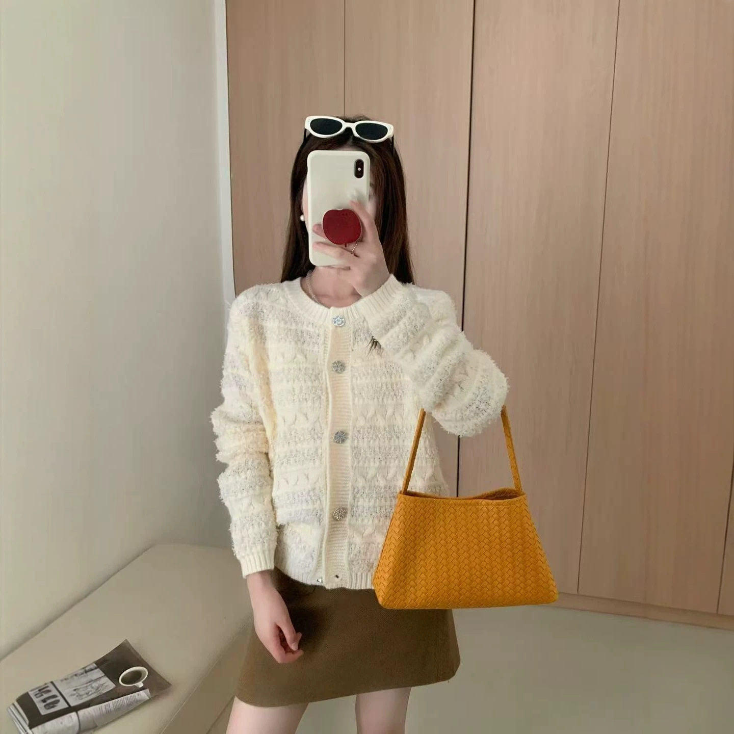韩系氛围感早秋穿搭甜美小香风法式钻石纽扣圆领长袖针织毛衣外套