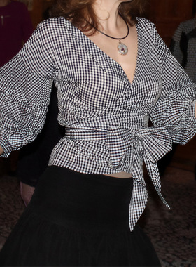 V领泡泡袖蝴蝶结衬衫格子long sleeve Shirt Ladies Blouse Tops