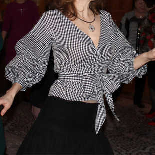 V领泡泡袖蝴蝶结衬衫格子long sleeve Shirt Ladies Blouse Tops
