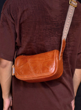 新款真皮潮牌斜挎包头层牛皮休闲士小包青年个性潮流女生斜挎包