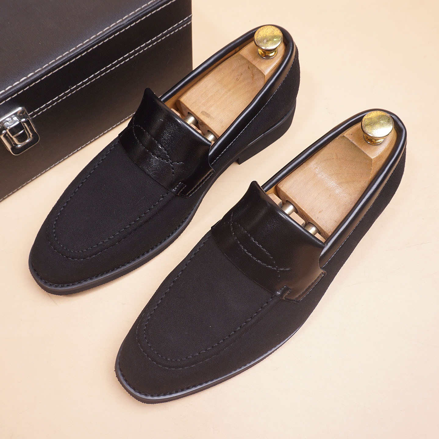 新款尖头皮鞋增高韩版