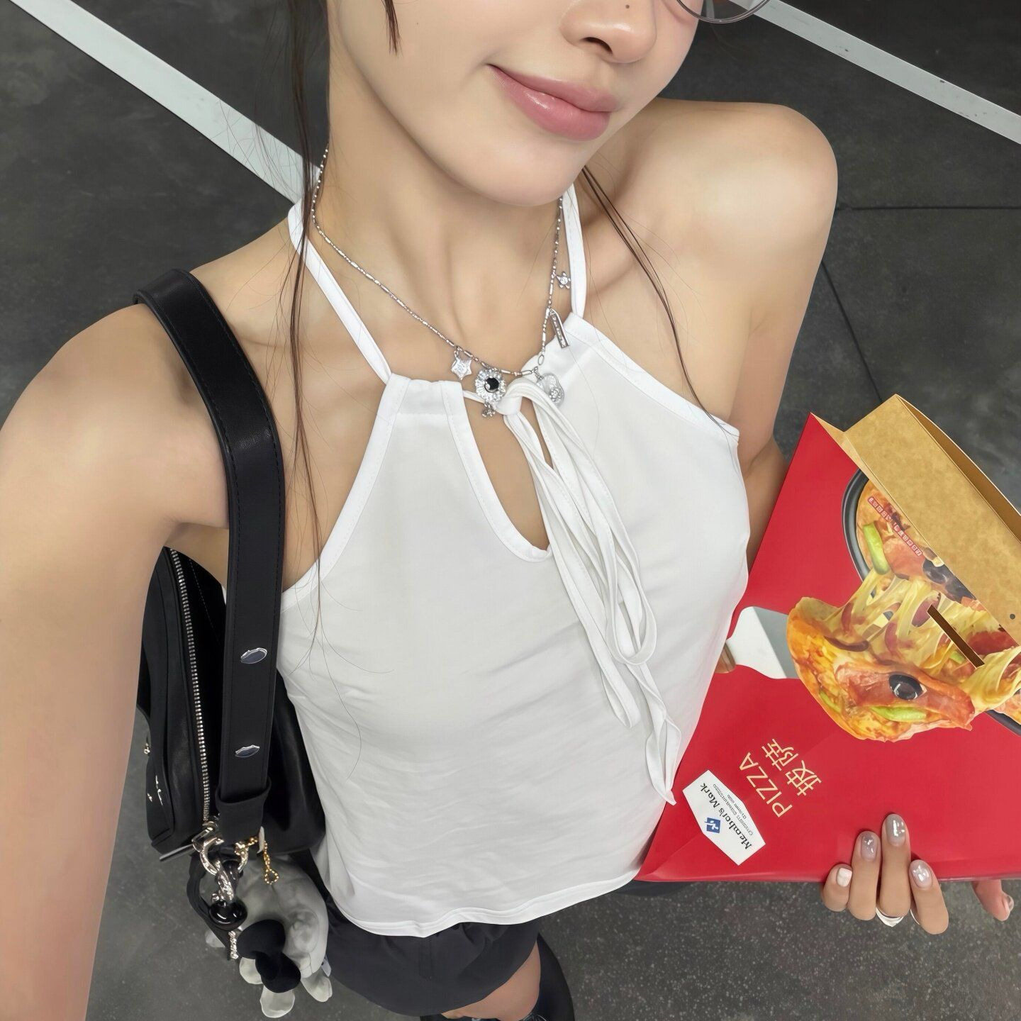 2026夏季新款美式纯欲风镂空系带挂脖吊带背心女修身显瘦气质上衣