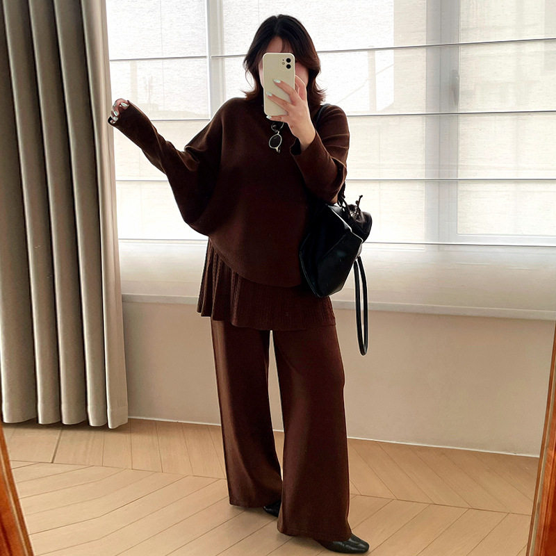 温柔针织套装蝙蝠袖上衣屁帘裤