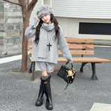 女童毛衣套装2025年秋季新款中大童慵懒风针织上衣短裤围巾三件套，童装休闲套装，祺儿童装