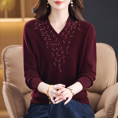 秋冬100纯羊毛衫女V领中老年妈妈打底衫洋气烫钻毛衣端品牌上衣