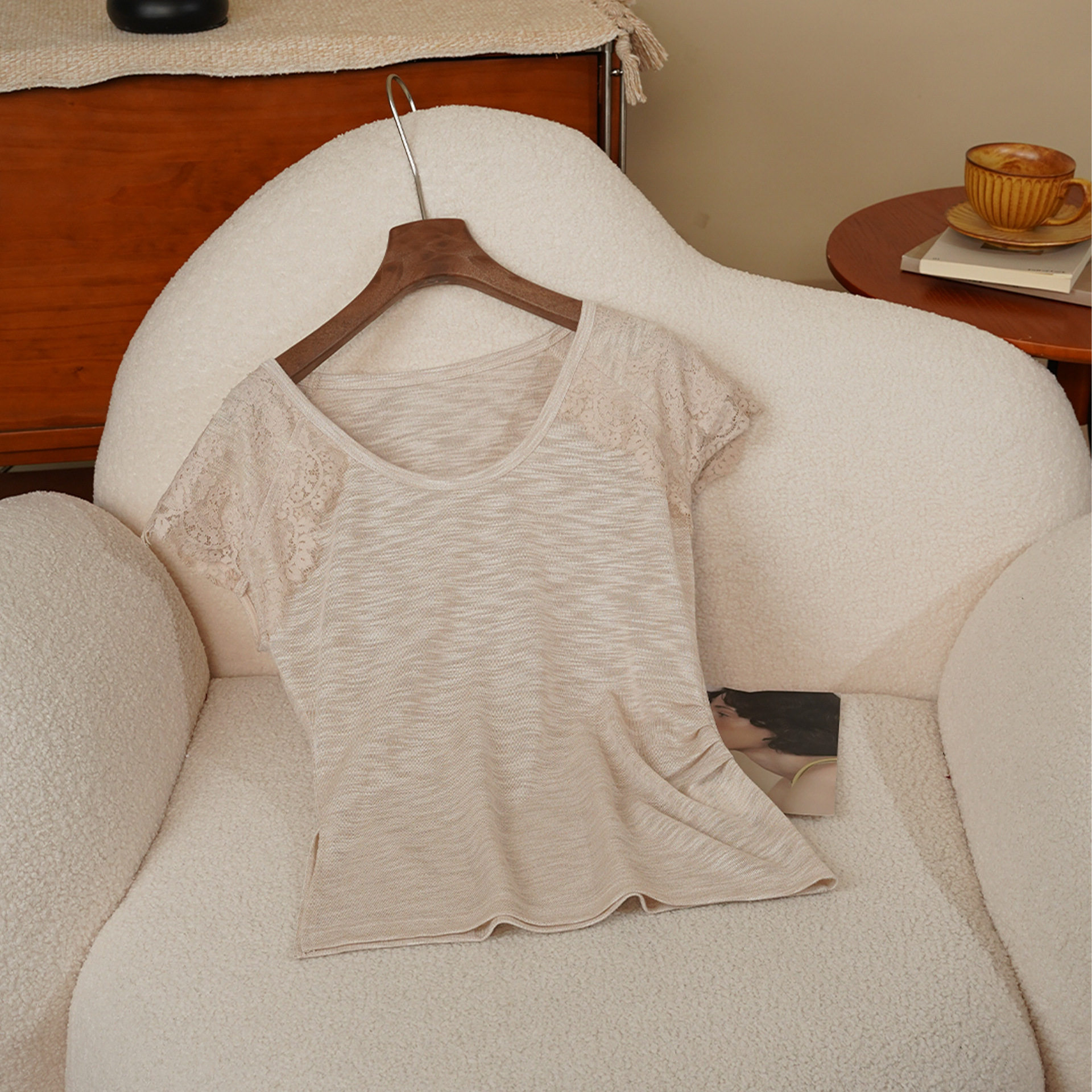 翡格依安斐欧娜浅粉色无袖蕾丝花边开叉褶皱收腰显瘦轻薄T恤女春