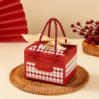 Английский стиль + золотая лента + счастливые персонажи