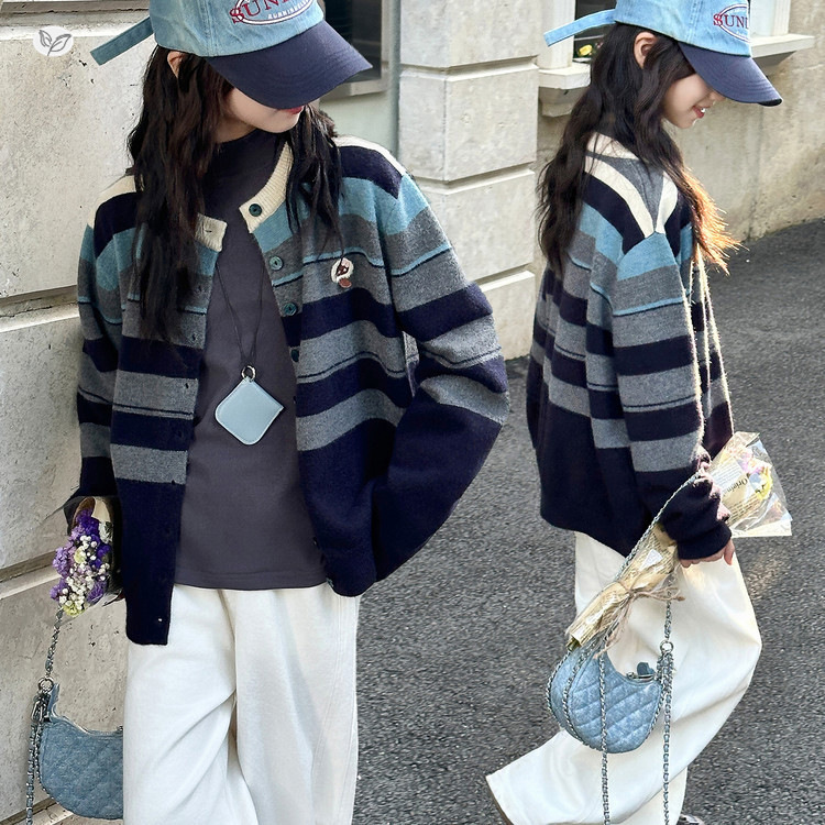 女童毛衣外套2025年秋季新款中大童韩系条纹针织开衫撞色春秋上衣，童装毛衣，祺儿童装