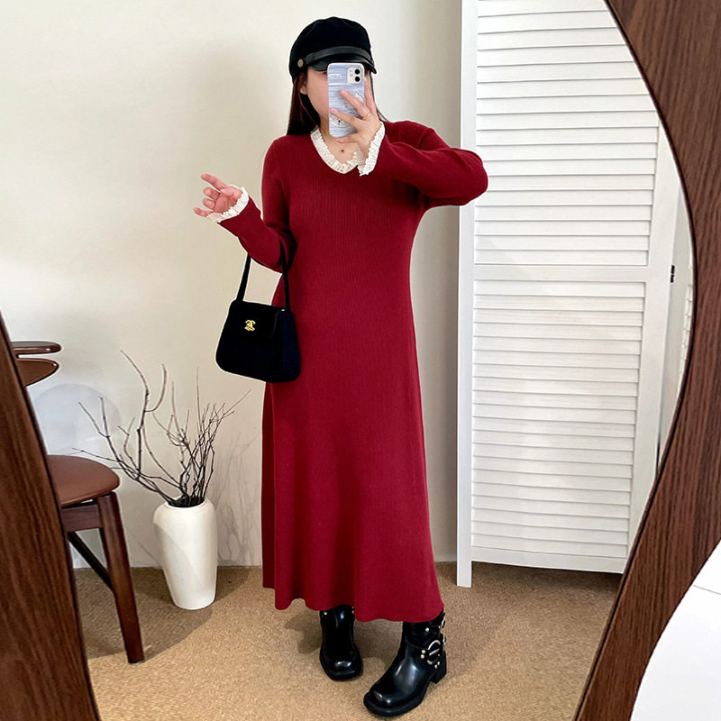 乃粒23285大码女装拼接花边v领毛衣裙中长款针织裙25冬胖mm连衣裙