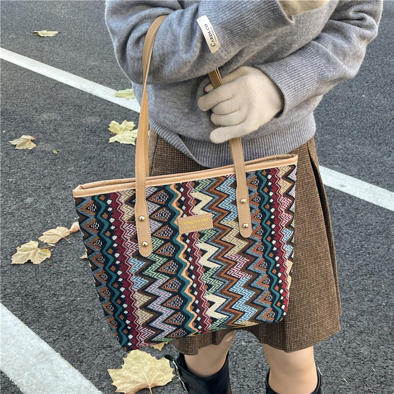 云南民族风特色手提包大容量百搭托特包手提上班杂物包上学装书包