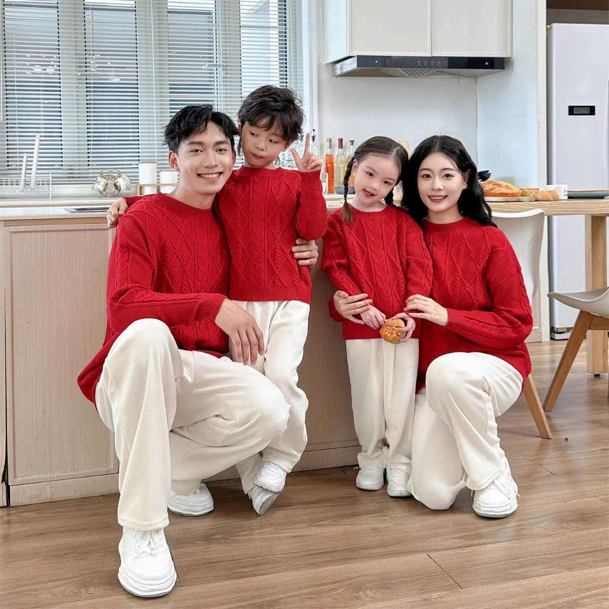 2024新款秋冬全家福亲子装一家四口母子母女红色宽松麻花高端毛衣