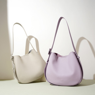 2025小众宽肩带级通勤肩包大容量真皮斜挎女包时尚 简约托特水桶包