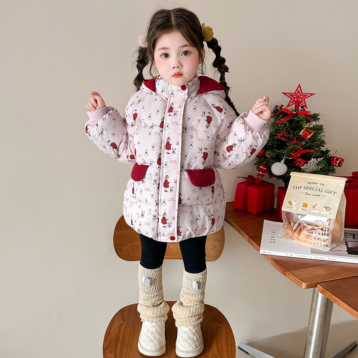 女童卡通兔耳朵连帽棉服2025新款加厚保暖洋气可爱冬装棉袄外套，童装棉衣，祺妙童装