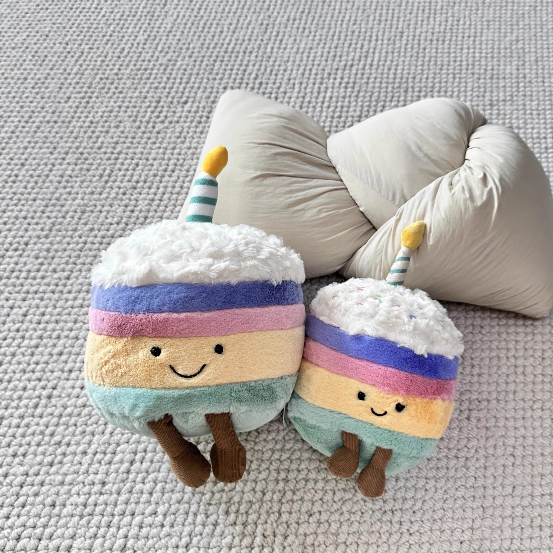 英国JE趣味彩虹生日蛋糕毛绒玩具安抚陪伴玩偶生日礼物公仔