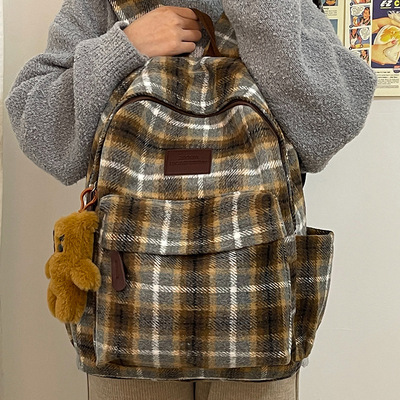 2025夏季新英伦风毛绒书包日系ins复古格子小众毛呢双肩包百搭感