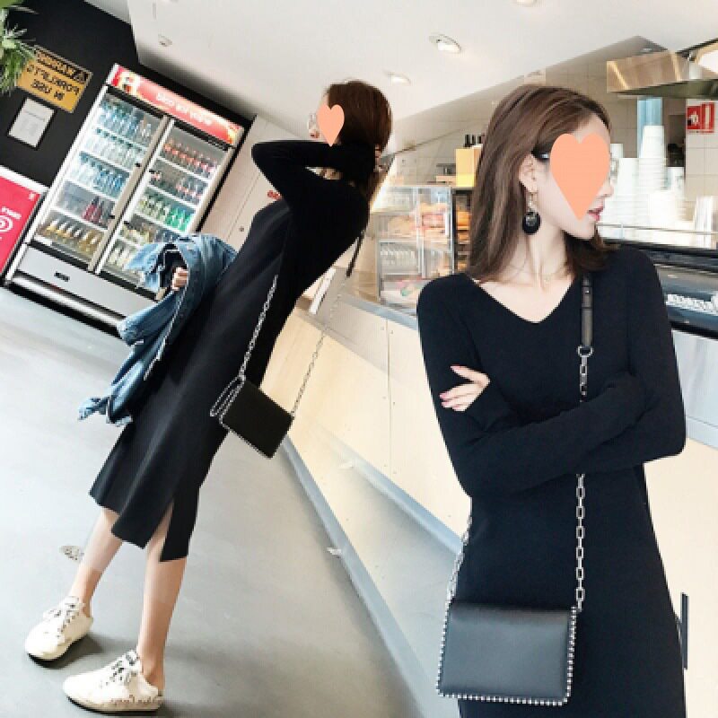秋款女装2025新款潮赫本黑裙长袖v领百搭打底裙过膝中长款连衣裙
