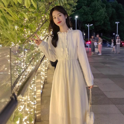 法式温柔风连衣裙女秋冬杏色茶歇小个子配大衣内搭打底裙