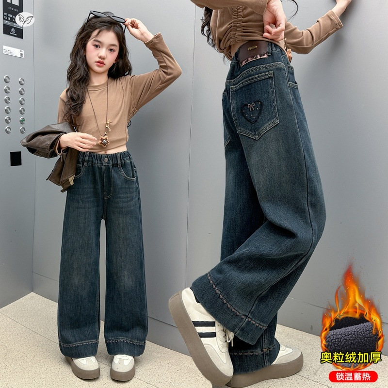 女童2025年冬季新款后袋爱心刺绣加绒牛仔裤女大童户外保暖直筒裤，童装裤子，祺儿童装