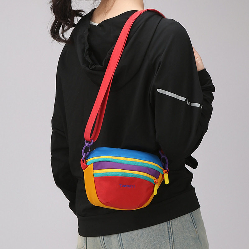 日韩时尚多巴胺撞色腰包女同款户外运动登山便携防水尼龙斜挎胸包