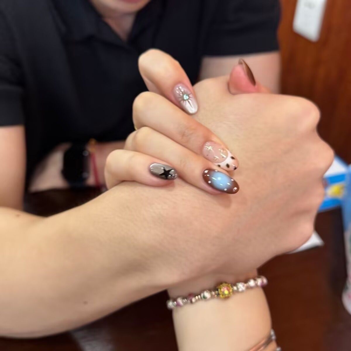 手工穿戴甲秋冬琥珀猫眼豹纹法式甲片高级感短款气质显白美甲贴片