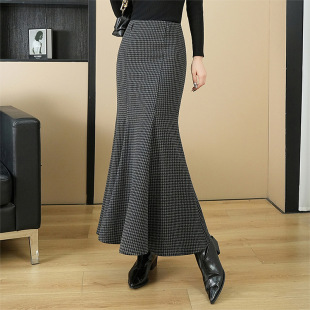 格子鱼尾裙长款半身裙秋冬新款女装弹力修身包臀裙一步长裙子