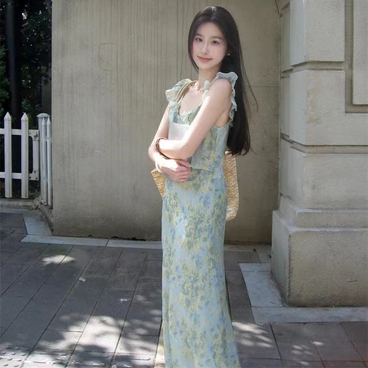 清新淡雅法式碎花裙小飞袖连衣裙女装夏季收腰裙子气质海边度假风