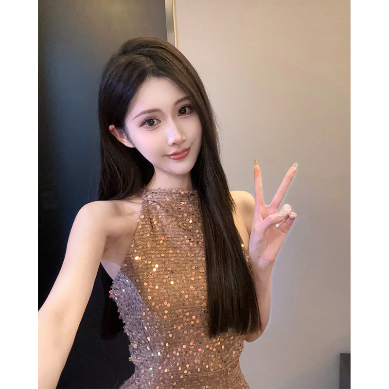 TZ3800法式名媛风重工亮片挂脖露肩连衣裙女气质收腰显瘦包臀短裙